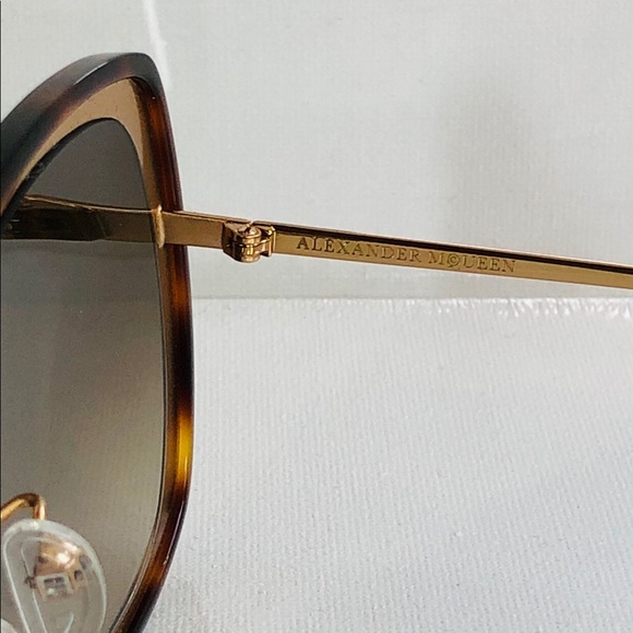 Alexander McQueen 57mm Square Sunglasses nwot